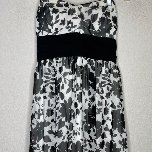 White House Black Market‎ Floral Strapless Dress - Picture 2 of 8